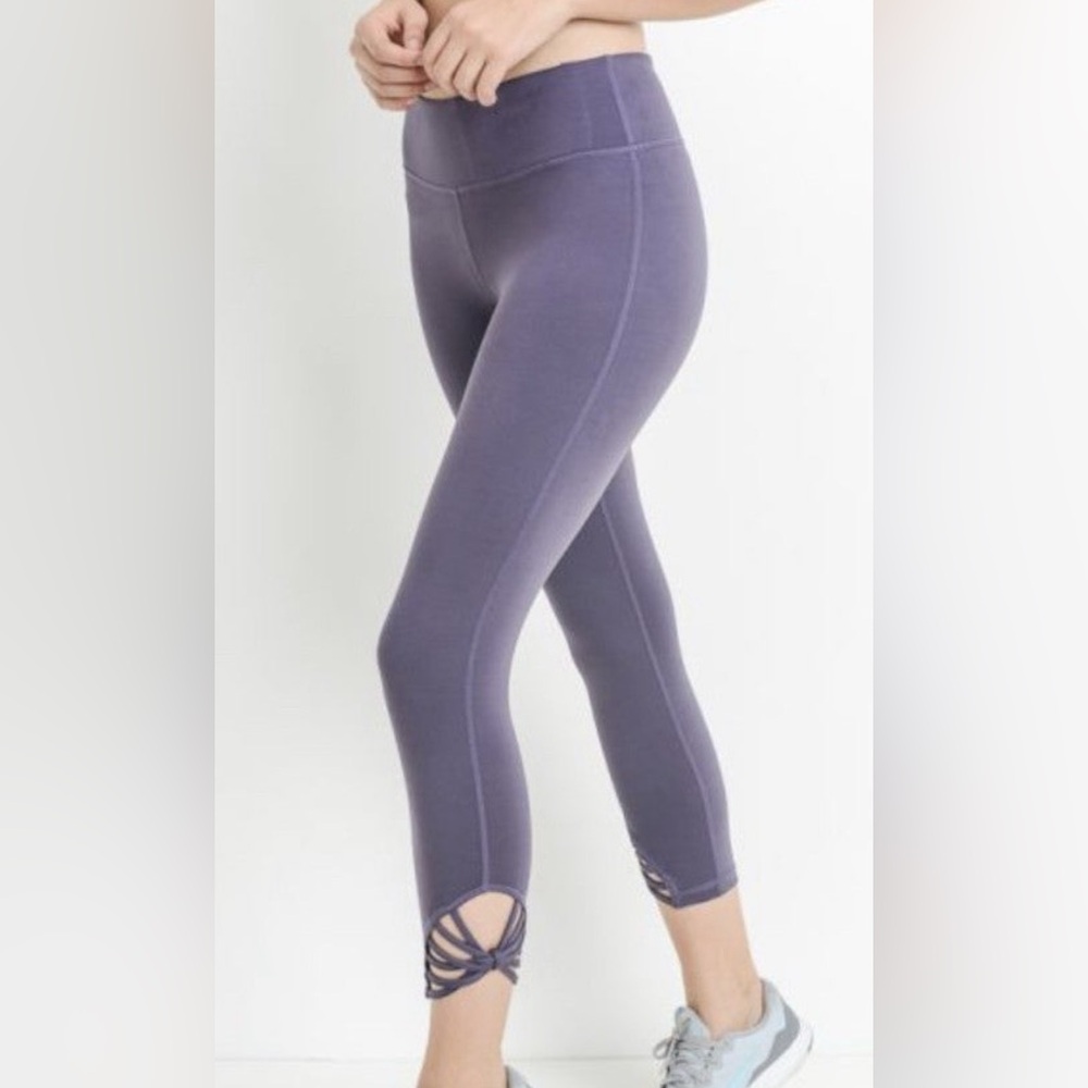 New Mono B Workout Capri Sun burst leggings